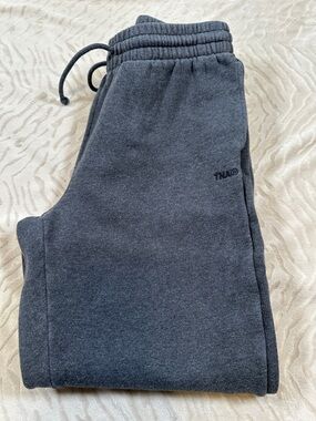 TNA Sweatfleece Boyfriend Fit Charcoal Gray Joggers Size M